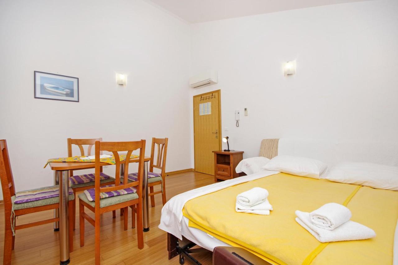 Srzic Apartment *